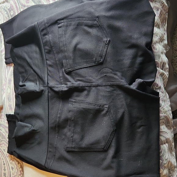 Liverpool Maternity Legging Pant - Picture 4 of 4